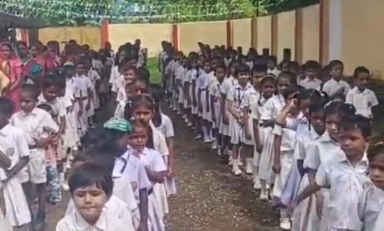 ‘वंदे मातरम’ के 150 वर्ष पूरे होने पर स्कूलों में सामूहिक गायन, विद्यार्थियों ने लिया राष्ट्रहित का संकल्प