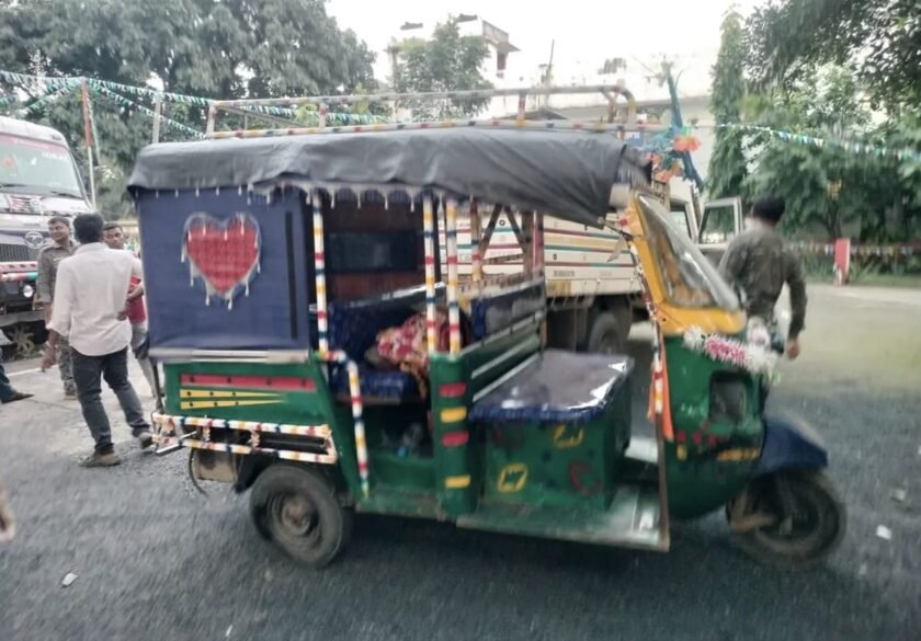 लिट्टीपाड़ा में तेज रफ्तार टेम्पो पलटा, 14 वर्षीय छात्रा की मौत