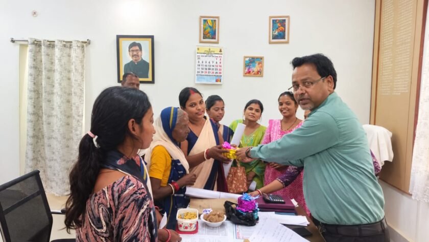 बोरियो में स्थानीय पोषक व्यंजन प्रतियोगिता, जैस्मिता हांसदा रहीं प्रथम बोरियो में स्थानीय पोषक व्यंजन प्रतियोगिता, जैस्मिता हांसदा रहीं प्रथम