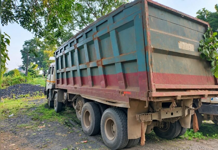 लिट्टीपाड़ा में अवैध बालू लदा हाइवा जब्त, चालक नहीं दिखा सका वैध कागजात लिट्टीपाड़ा में अवैध बालू लदा हाइवा जब्त, चालक नहीं दिखा सका वैध कागजात