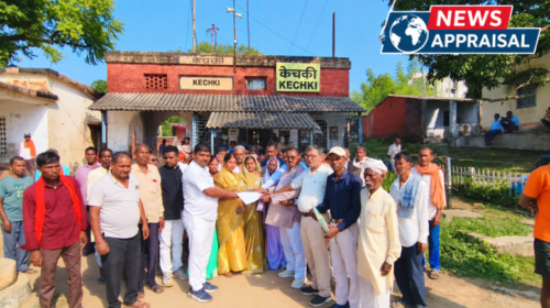 केचकी रेलवे स्टेशन पर एक्सप्रेस ट्रेनों के ठहराव की मांग, धरना-प्रदर्शन