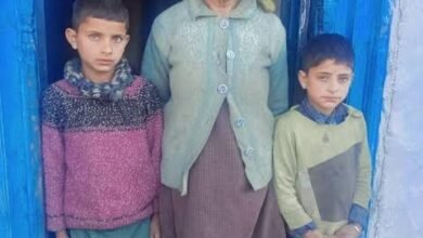 तमाड़ में माता-पिता को खो चुके दो मासूमों का प्रशासन बना सहारा, स्कूल में कराया दाखिला** तमाड़ में माता-पिता को खो चुके दो मासूमों का प्रशासन बना सहारा, स्कूल में कराया दाखिला**