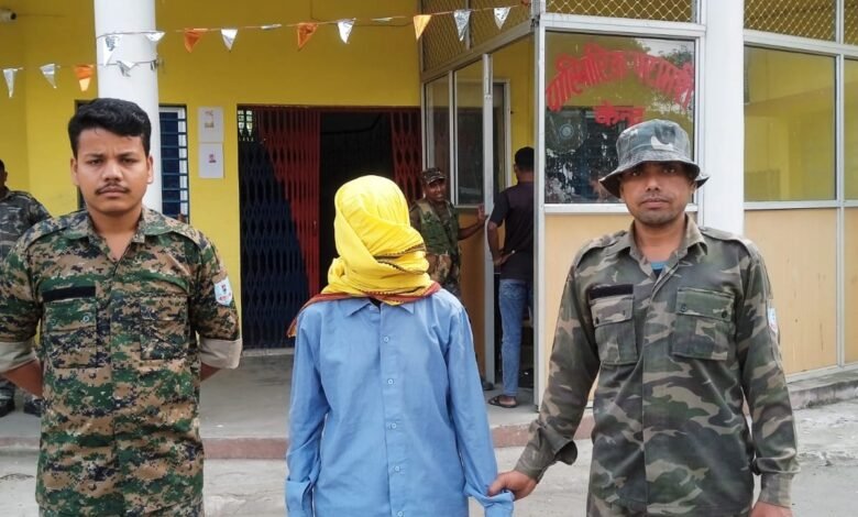 चंदवा में हत्या के मामले में प्राथमिकी अभियुक्त गिरफ्तार,न्यायिक हिरासत में भेजा गया