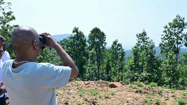 कसमार-बरलंगा सड़क से आसान होगा ग्रामीणों का सफर, मुख्यमंत्री ने लिया निर्माण कार्य का जायजा