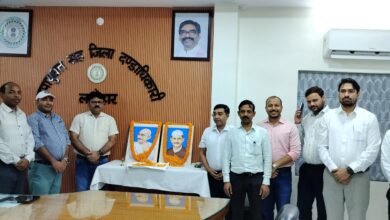 गांधी-शास्त्री जयंती पर लातेहार समाहरणालय में श्रद्धांजलि, उपायुक्त ने किया माल्यार्पण गांधी-शास्त्री जयंती पर लातेहार समाहरणालय में श्रद्धांजलि, उपायुक्त ने किया माल्यार्पण