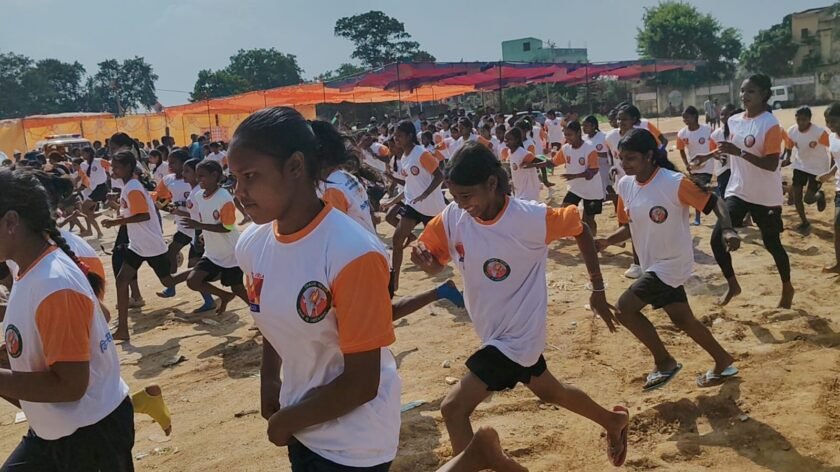 घाघरा से चिंगरी तक दौड़ा जुनून, 28 किमी विकास मैराथन में उमड़ा जनसैलाब