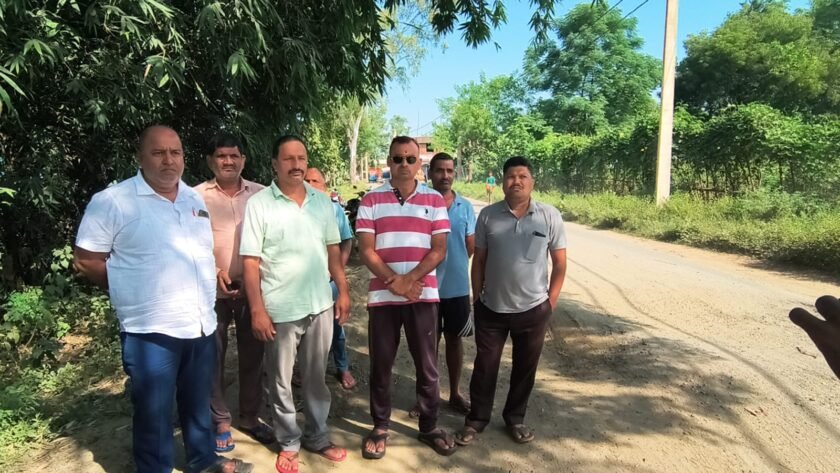 लहलहे–लेस्लीगंज सड़क जर्जर,करोड़ों खर्च के बाद भी बदहाल,जल्द मरम्मत करें बिभाग-विवेका लहलहे–लेस्लीगंज सड़क जर्जर,करोड़ों खर्च के बाद भी बदहाल,जल्द मरम्मत करें बिभाग-विवेका