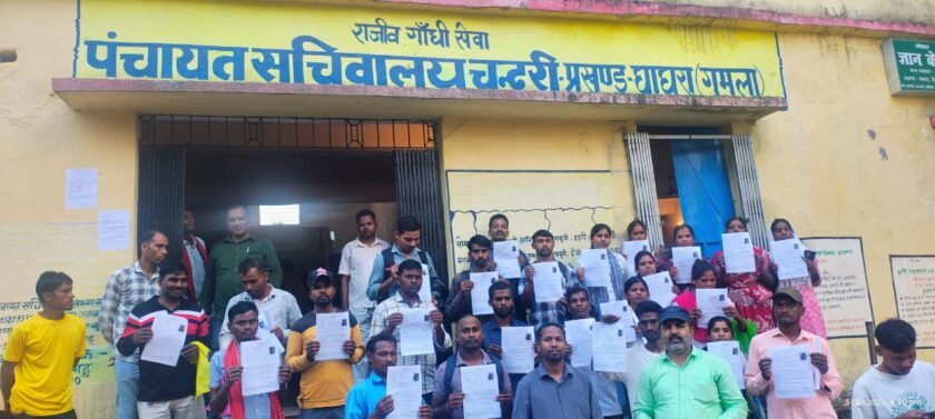 चुंदरी में ड्राइविंग लाइसेंस महाभियान: 55 को लर्निंग, 4 को स्थायी लाइसेंस मिला,स्कूल में चला जागरूकता अभियान चुंदरी में ड्राइविंग लाइसेंस महाभियान: 55 को लर्निंग, 4 को स्थायी लाइसेंस मिला,स्कूल में चला जागरूकता अभियान