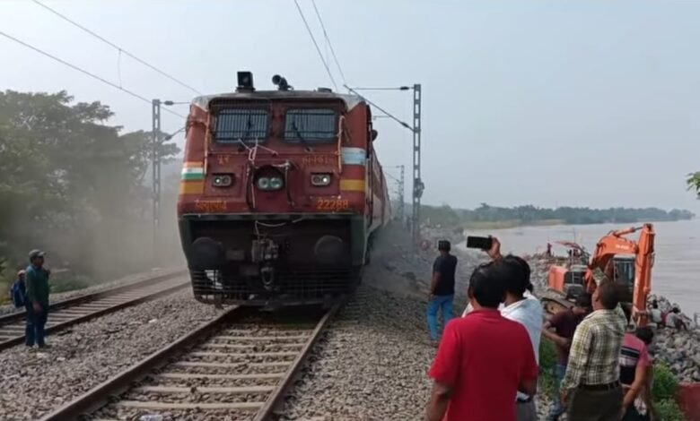 Pakud News:सात दिन बाद पटरी पर लौटी रफ्तार,साहिबगंज-बरहरवा डाउन लाइन बहाल