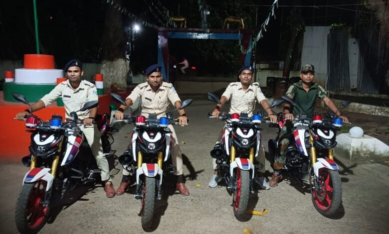 कोटालपोखर थाना को मिलीं चार नई अपाची बाइक, बढ़ेगी पुलिस की गश्ती और निगरानी कोटालपोखर थाना को मिलीं चार नई अपाची बाइक, बढ़ेगी पुलिस की गश्ती और निगरानी