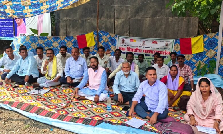 मजदूरों की मांगों पर साहिबगंज में गूंजा विरोध, राष्ट्रपति के नाम सौंपा ज्ञापन
