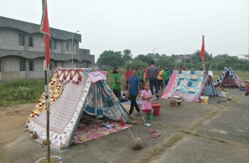 स्काउट-गाइड कैंप में विद्यार्थियों ने सीखे आत्मनिर्भरता के गुर, टेंट लगाने से हाइकिंग तक का प्रशिक्षण स्काउट-गाइड कैंप में विद्यार्थियों ने सीखे आत्मनिर्भरता के गुर, टेंट लगाने से हाइकिंग तक का प्रशिक्षण