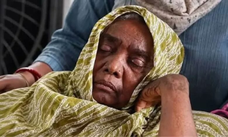 रूपी सोरेन के निधन से बरहरवा में शोक की लहर, आलमगीर आलम और निसात आलम ने जताई संवेदना रूपी सोरेन के निधन से बरहरवा में शोक की लहर, आलमगीर आलम और निसात आलम ने जताई संवेदना