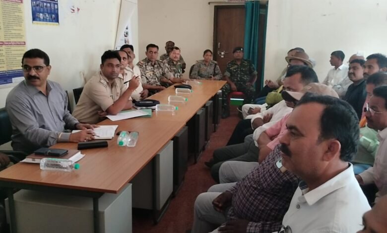 दुर्गा पूजा को लेकर शांति समिति की बैठक संपन्न, पूजा पंडालों में सीसीटीवी और अग्नि सुरक्षा के निर्देश