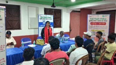 दुर्गा पूजा से पहले मिठाई दुकानदारों पर खाद्य सुरक्षा विभाग की सख्ती, मिलावट मिली तो खैर नहीं!