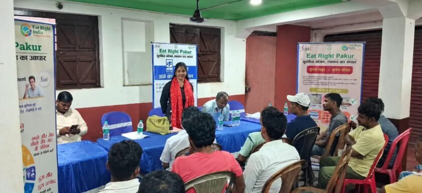 दुर्गा पूजा से पहले मिठाई दुकानदारों पर खाद्य सुरक्षा विभाग की सख्ती, मिलावट मिली तो खैर नहीं!