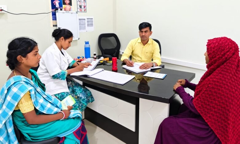 पाकुड़िया में 150 गर्भवती महिलाओं की स्वास्थ्य जांच, सुरक्षित मातृत्व पर दिया जोर पाकुड़िया में 150 गर्भवती महिलाओं की स्वास्थ्य जांच, सुरक्षित मातृत्व पर दिया जोर