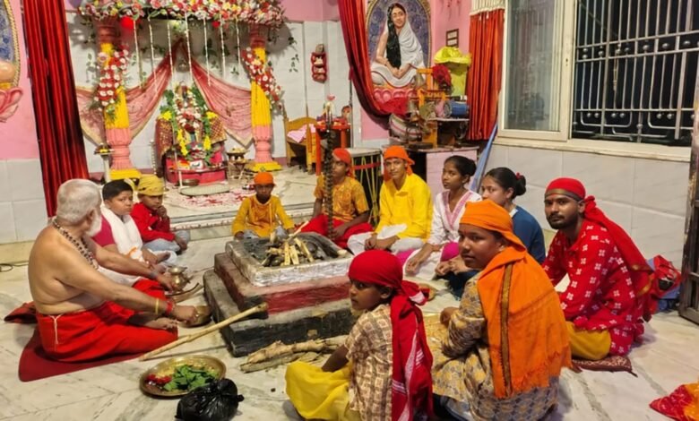 बरहरवा बड़ी काली मंदिर में सर्वपितृ अमावस्या पर उमड़ी भीड़