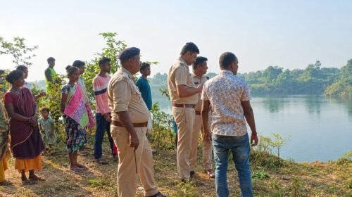 पाकुड़ के मलीपाड़ा में बंद पत्थर खदान से मिला अज्ञात युवक का शव, हाथ पर रस्सी के निशान; हत्या की आशंका