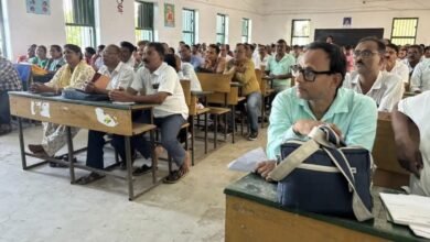बरहरवा में गुरु गोष्ठी, हाजिरी से अपार आईडी तक स्कूलों के कामकाज की हुई समीक्षा बरहरवा में गुरु गोष्ठी, हाजिरी से अपार आईडी तक स्कूलों के कामकाज की हुई समीक्षा