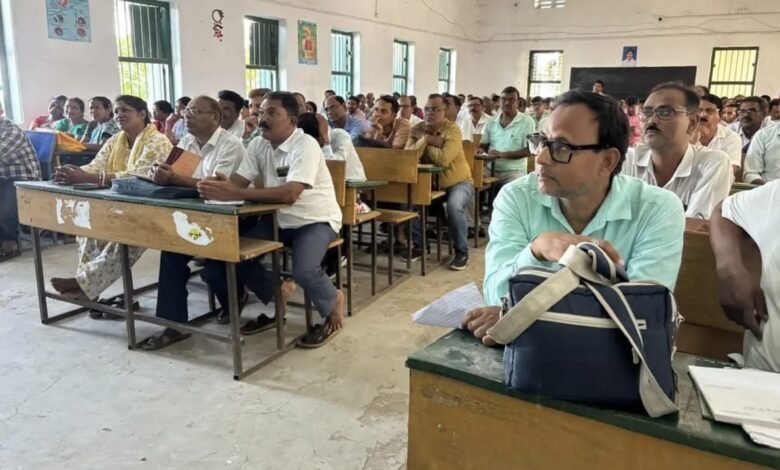 बरहरवा में गुरु गोष्ठी, हाजिरी से अपार आईडी तक स्कूलों के कामकाज की हुई समीक्षा