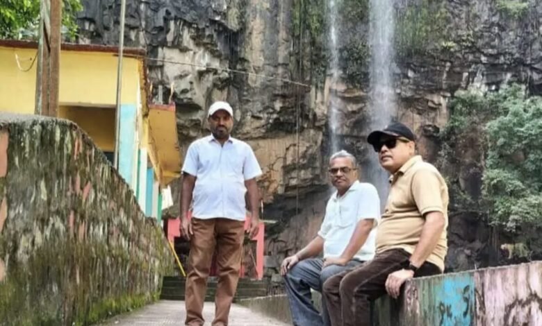 साहिबगंज के मोतीझरना का होगा पर्यटन विकास, संयुक्त सचिव ने किया निरीक्षण साहिबगंज के मोतीझरना का होगा पर्यटन विकास, संयुक्त सचिव ने किया निरीक्षण