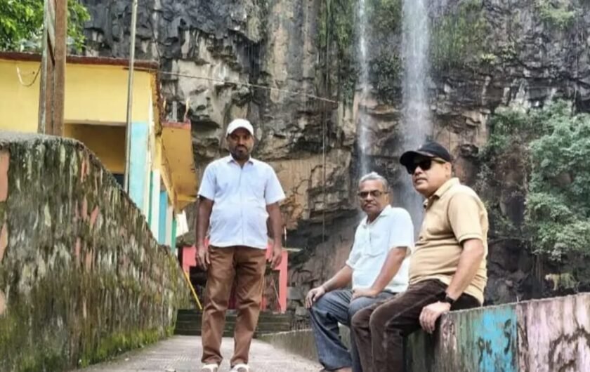 साहिबगंज के मोतीझरना का होगा पर्यटन विकास, संयुक्त सचिव ने किया निरीक्षण साहिबगंज के मोतीझरना का होगा पर्यटन विकास, संयुक्त सचिव ने किया निरीक्षण