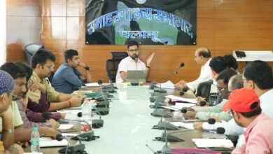 वार्षिक लक्ष्य के विरुद्ध राजस्व वसूली की समीक्षा, लंबित शिकायतों एवं भूमि सीमांकन के मामलों को प्राथमिकता से निष्पादित करने का निर्देश वार्षिक लक्ष्य के विरुद्ध राजस्व वसूली की समीक्षा, लंबित शिकायतों एवं भूमि सीमांकन के मामलों को प्राथमिकता से निष्पादित करने का निर्देश