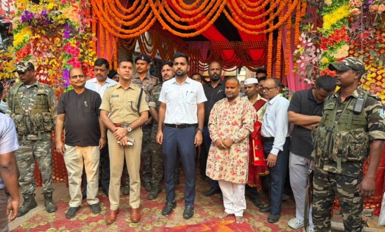 पंडालों में अग्नि सुरक्षा, विद्युत व्यवस्था, प्रवेश-निकास एवं भीड़ प्रबंधन को लेकर दिए आवश्यक दिशा-निर्देश पंडालों में अग्नि सुरक्षा, विद्युत व्यवस्था, प्रवेश-निकास एवं भीड़ प्रबंधन को लेकर दिए आवश्यक दिशा-निर्देश