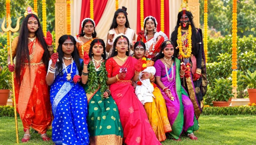 गोमिया में मां दुर्गा के नौ स्वरूपों की झांकी बनी आकर्षण का केंद्र, प्रशिक्षु युवतियों ने किया शानदार प्रदर्शन गोमिया में मां दुर्गा के नौ स्वरूपों की झांकी बनी आकर्षण का केंद्र, प्रशिक्षु युवतियों ने किया शानदार प्रदर्शन