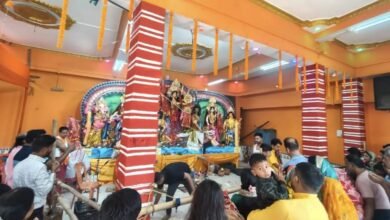 महाअष्टमी पर बरहेट, बरहरवा और पतना में उमड़ी श्रद्धालुओं की भीड़,महानवमी पर महाहवन की तैयारी महाअष्टमी पर बरहेट, बरहरवा और पतना में उमड़ी श्रद्धालुओं की भीड़,महानवमी पर महाहवन की तैयारी