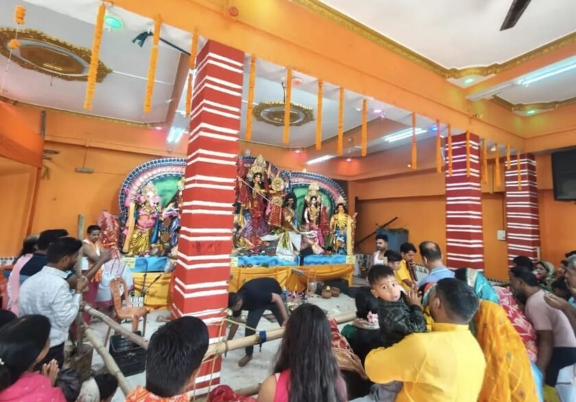 महाअष्टमी पर बरहेट, बरहरवा और पतना में उमड़ी श्रद्धालुओं की भीड़,महानवमी पर महाहवन की तैयारी महाअष्टमी पर बरहेट, बरहरवा और पतना में उमड़ी श्रद्धालुओं की भीड़,महानवमी पर महाहवन की तैयारी