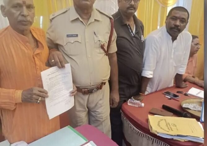 बरहरवा में पूजा समितियों को सख्त हिदायत, फायर एक्सटिंग्विशर से लेकर बिजली के तारों तक की सुरक्षा पर जोर