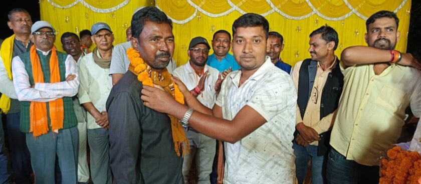 बंदुआ पंचायत में दुर्गा पूजा पर सांस्कृतिक कार्यक्रम का शुभारंभ, बाबा बर्फानी चिप स्टोन ने दिए 31 हजार रुपये