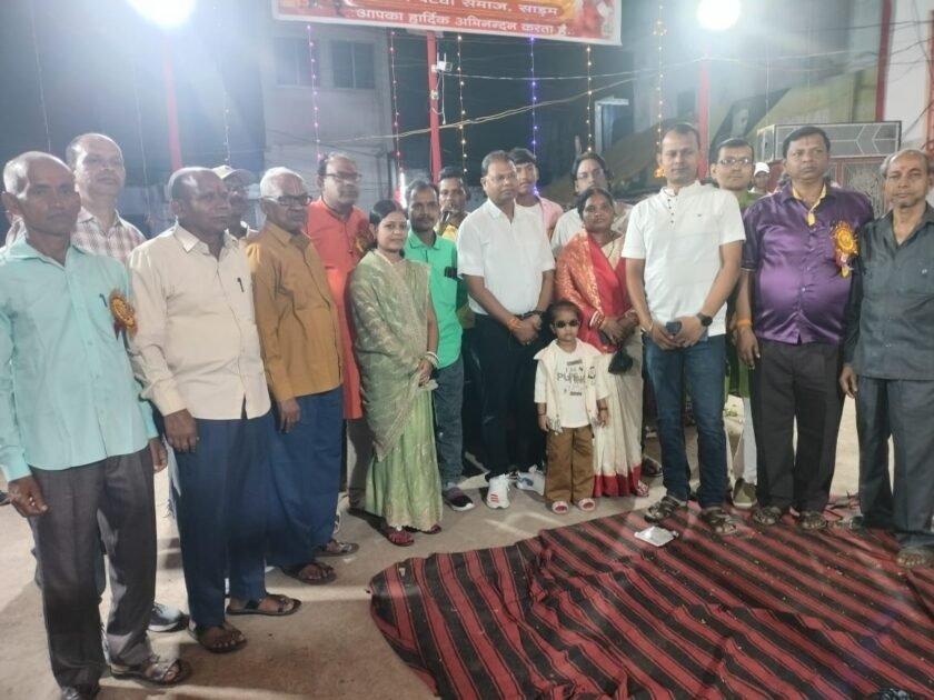 गोमिया के साड़म- बाजार दुर्गा मंदिर में आयोजित हुई सांस्कृतिक कार्यक्रम, प्रतिभागियों को मिला पुरस्कार