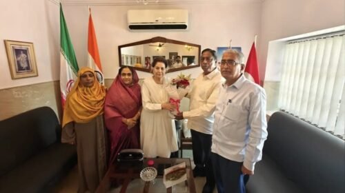 Pakud:आलमगीर आलम और विधायक निसात आलम की बेगम नूर बानो से मुलाकात,कांग्रेस की सियासी मजबूती पर मंथन