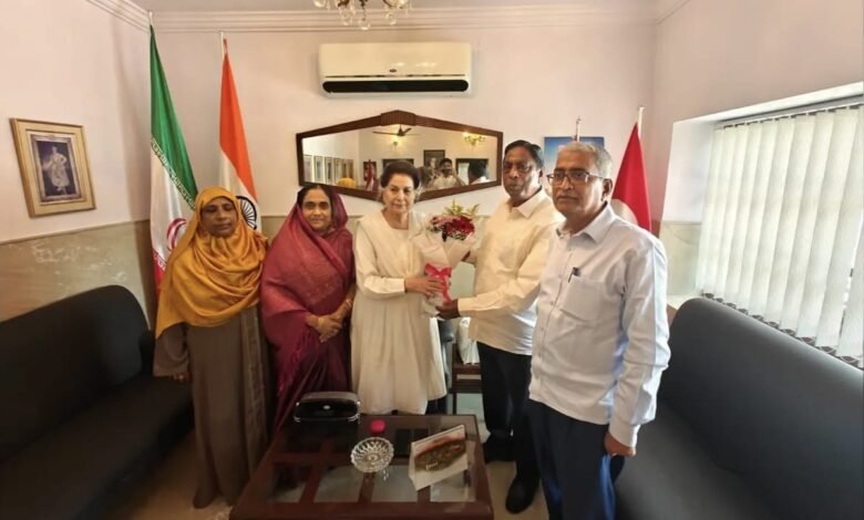 Pakud:आलमगीर आलम और विधायक निसात आलम की बेगम नूर बानो से मुलाकात,कांग्रेस की सियासी मजबूती पर मंथन Pakud:आलमगीर आलम और विधायक निसात आलम की बेगम नूर बानो से मुलाकात,कांग्रेस की सियासी मजबूती पर मंथन