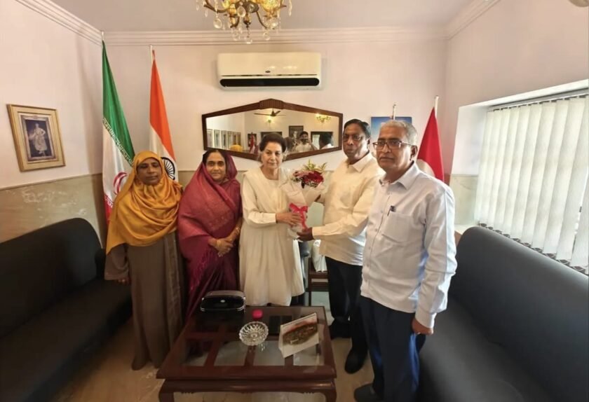 Pakud:आलमगीर आलम और विधायक निसात आलम की बेगम नूर बानो से मुलाकात,कांग्रेस की सियासी मजबूती पर मंथन Pakud:आलमगीर आलम और विधायक निसात आलम की बेगम नूर बानो से मुलाकात,कांग्रेस की सियासी मजबूती पर मंथन