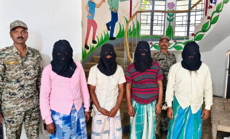 पाकुड़ में गौ हत्या मामले में पुलिस का बड़ा एक्शन, ईंट भट्ठे का मैनेजर और मुंशी समेत चार गिरफ्तार पाकुड़ में गौ हत्या मामले में पुलिस का बड़ा एक्शन, ईंट भट्ठे का मैनेजर और मुंशी समेत चार गिरफ्तार