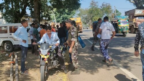 Gumla:नवडीहा पंचायत सचिवालय के समीप डीटीओ ने चलाया वाहन जांच अभियान, 2.09 लाख रुपये जुर्माना वसूला