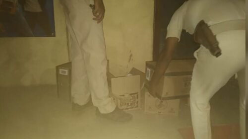 साहिबगंज में शराब दुकानें बंद, फिर भी गली से मिले विदेशी शराब के 4 कार्टून, पुलिस जांच में जुटी