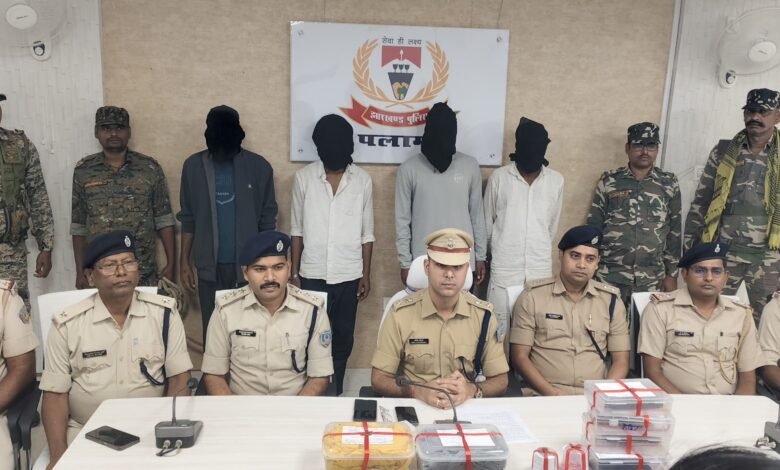 नावाबाजार हत्याकांड सुलझा, चार आरोपियों को पुलिस ने किया गिरफ्तार नावाबाजार हत्याकांड सुलझा, चार आरोपियों को पुलिस ने किया गिरफ्तार