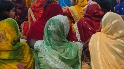 मयूरकोला में लक्खी पूजा संपन्न,शरद पूर्णिमा पर चांदनी में रखी खीर