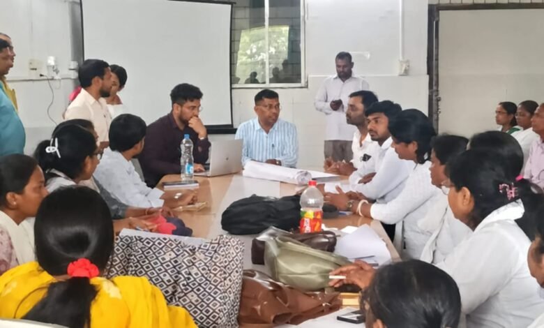 Rajmahal:स्वास्थ्य सेवाओं की गुणवत्ता सुधारने पर जोर, राजमहल में स्वास्थ्यकर्मियों को दिया गया विशेष प्रशिक्षण