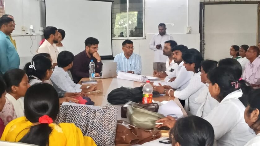 Rajmahal:स्वास्थ्य सेवाओं की गुणवत्ता सुधारने पर जोर, राजमहल में स्वास्थ्यकर्मियों को दिया गया विशेष प्रशिक्षण