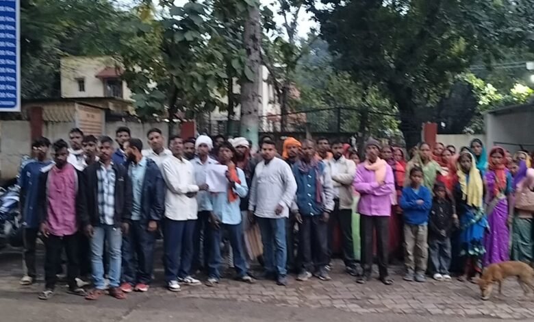 बनहरदी कोल ब्लॉक की पुनर्वास कॉलोनी के लिए जमीन देने में असमर्थ ग्रामीण, ग्रामसभा में पारित हुआ प्रस्ताव