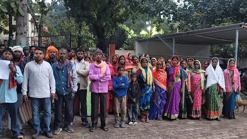 बनहरदी कोल ब्लॉक की पुनर्वास कॉलोनी के लिए जमीन देने में असमर्थ ग्रामीण, ग्रामसभा में पारित हुआ प्रस्ताव