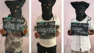 बरवाडीह में जुआ खेलते पांच आरोपी गिरफ्तार,पांच बाइक और 13 हजार रुपये बरामद