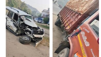 लातेहार में बोलेरो और ट्रक की सीधी टक्कर,दो लोग गंभीर रूप से घायल