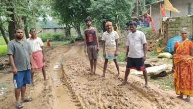 गुनिया में सड़क निर्माण की गुणवत्ता पर ग्रामीणों ने उठाए सवाल